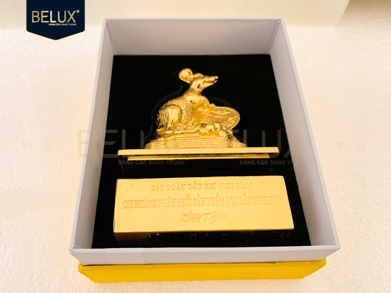 Lô tượng Chuột Tập Đoàn Dầu Khí cao 20cm mạ vàng 24k thiết kế theo yêu cầu